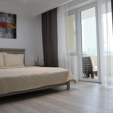 Luxury City Center Apartment - Romana Bucarest Esterno foto