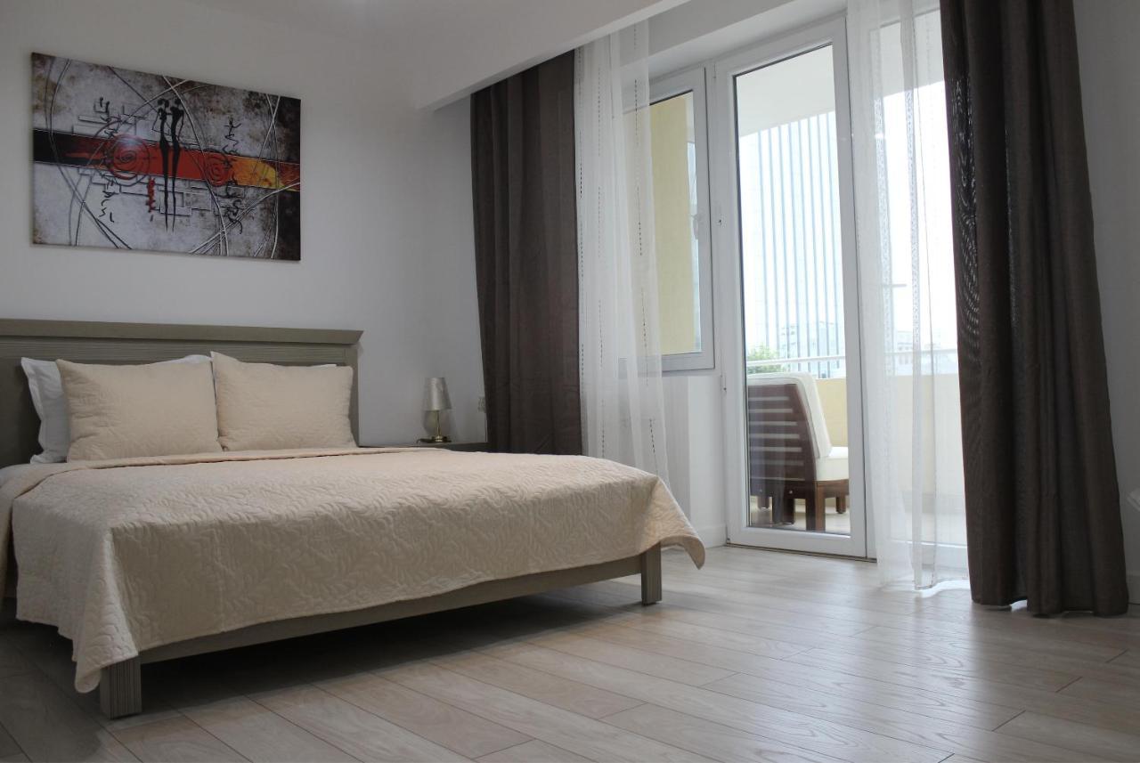 Luxury City Center Apartment - Romana Bucarest Esterno foto