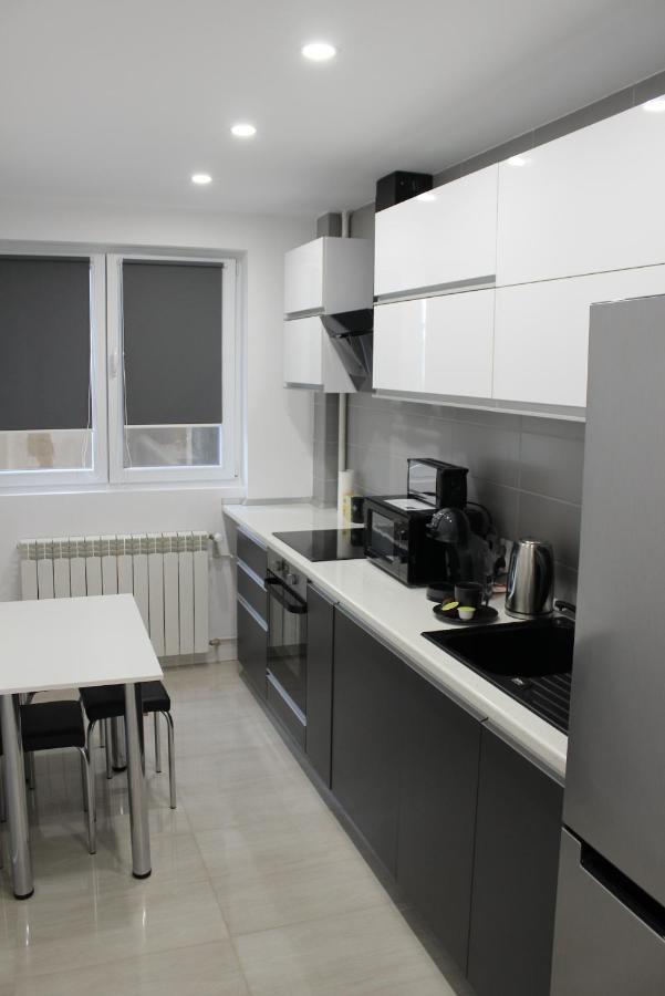 Luxury City Center Apartment - Romana Bucarest Esterno foto