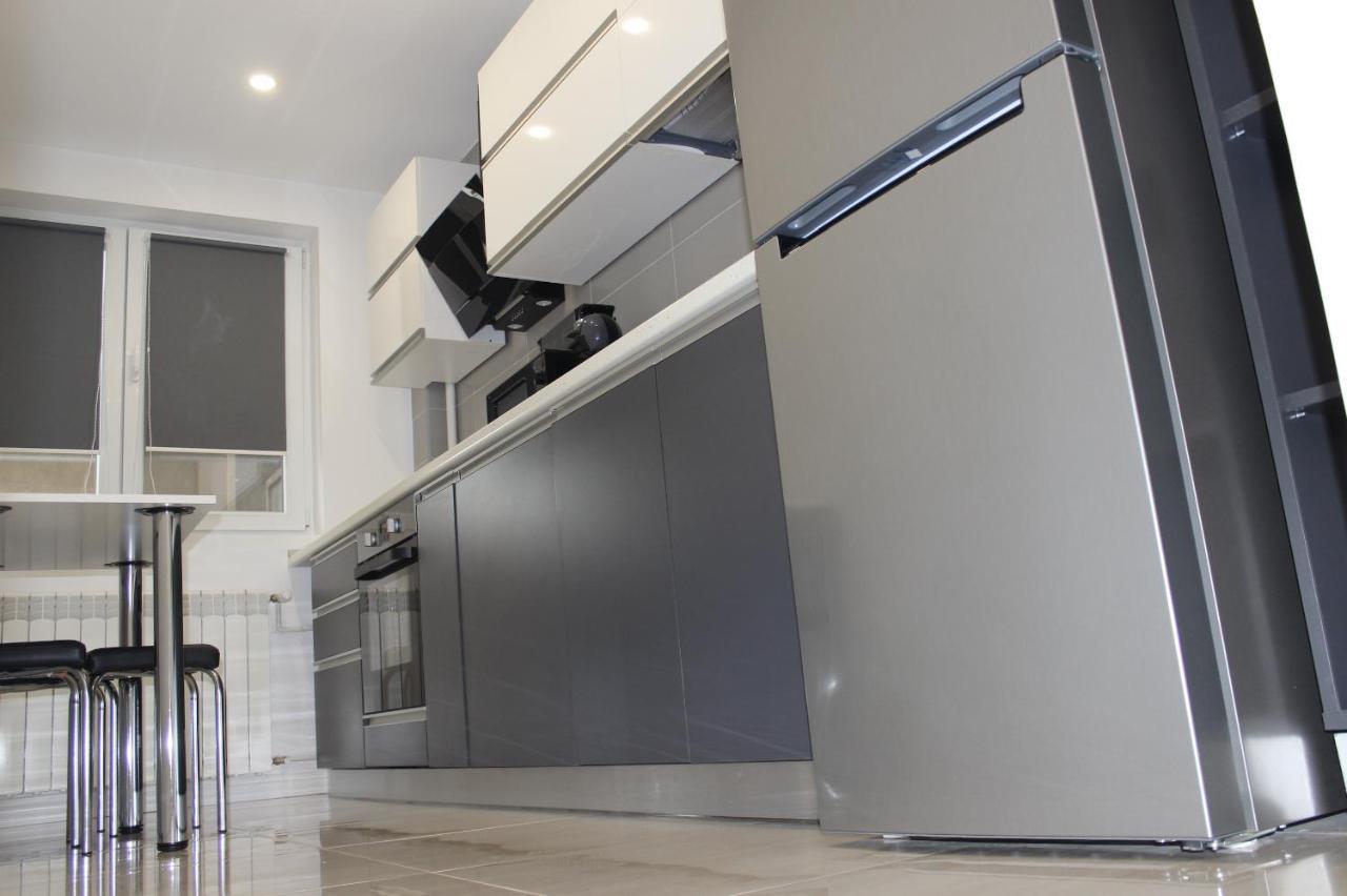 Luxury City Center Apartment - Romana Bucarest Esterno foto