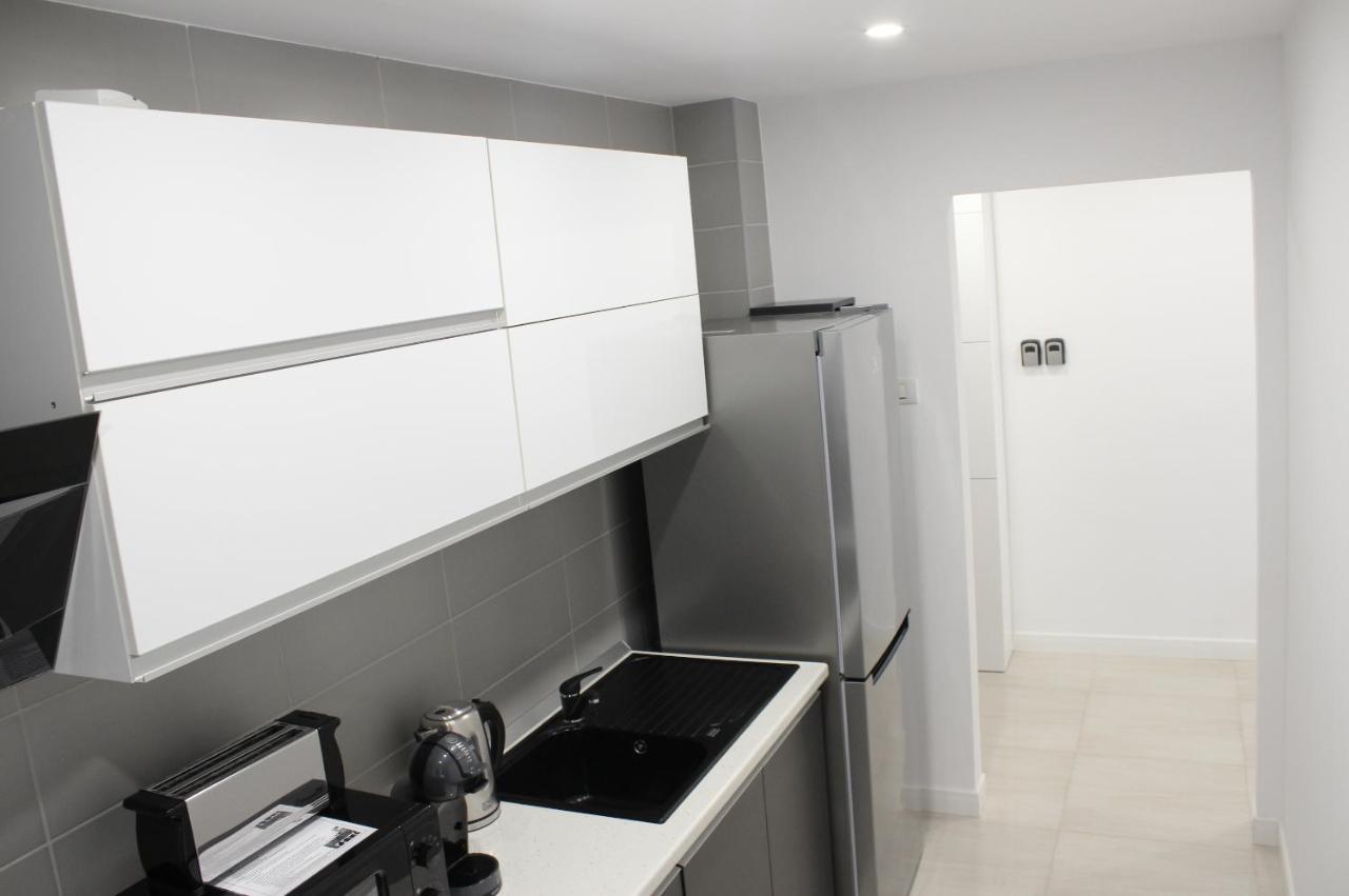 Luxury City Center Apartment - Romana Bucarest Esterno foto